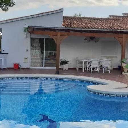De Luxe Villa *