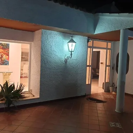 De Luxe *