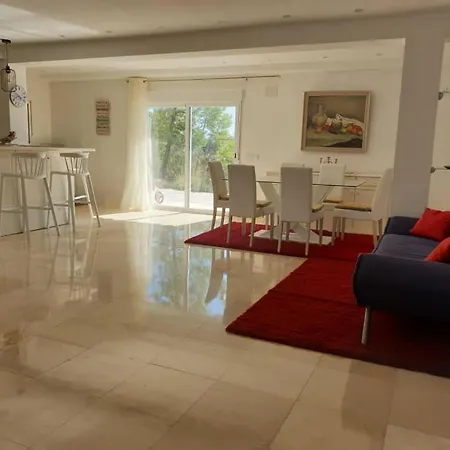 Villa De Luxe *