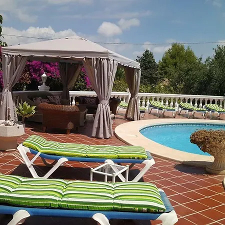 De Luxe Villa *