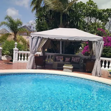 De Luxe Villa