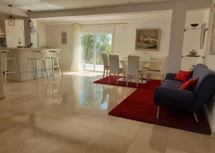Villa De Luxe Villa *
