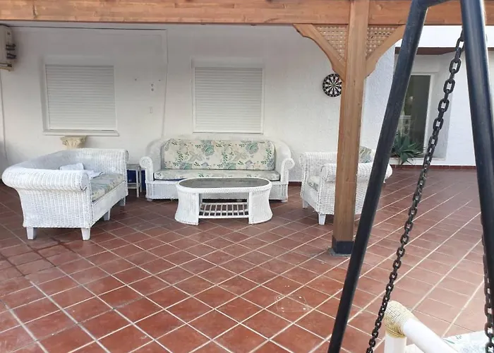 De Luxe Villa *