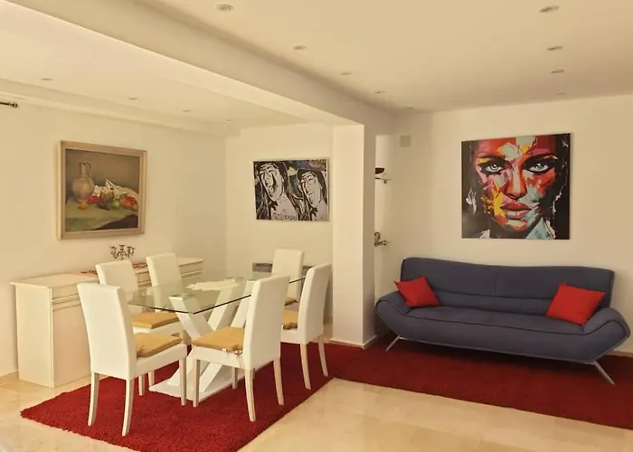 De Luxe Villa Villa